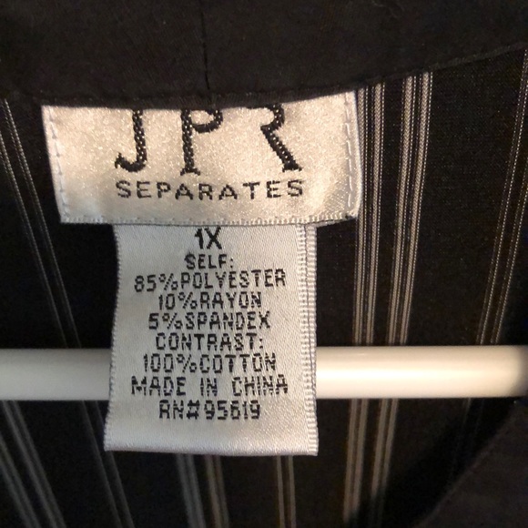 Black and white button down blouse - Picture 3 of 5